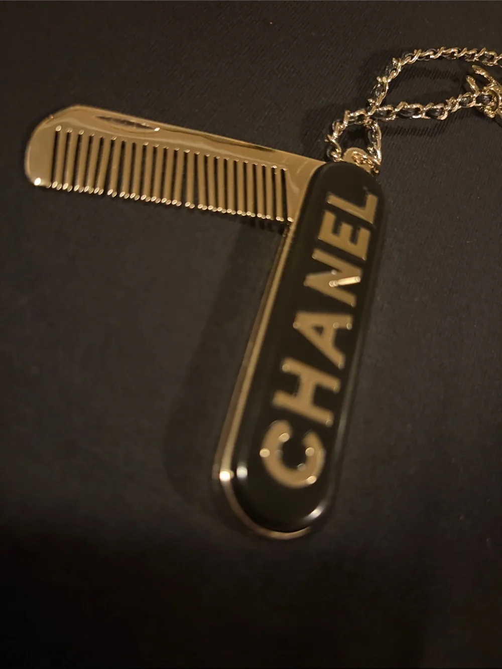 🪮 Chanel Beauty 🪞 compact Hair Comb / Mirror Pendant 🖤 Chain Necklace ⛓️